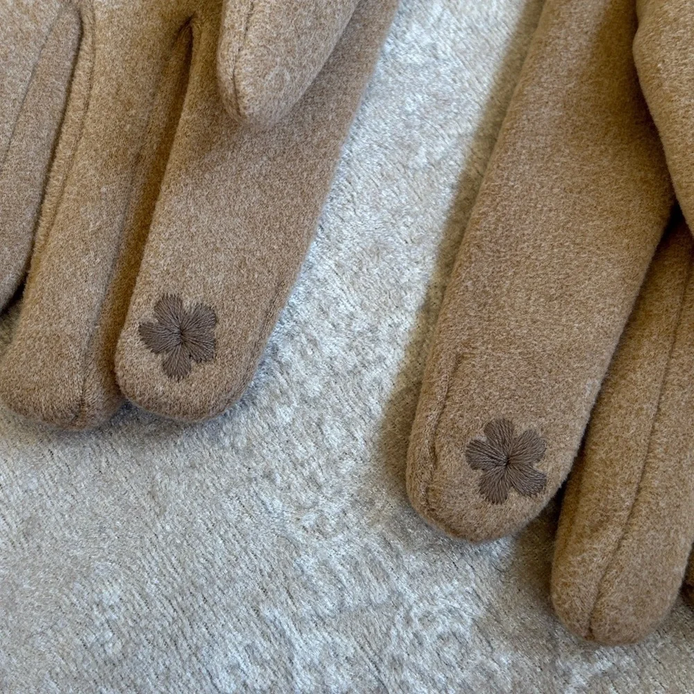 Elegant Tan Touchscreen Gloves w/ Brown & Gold Tone Horsebit Accent Winter